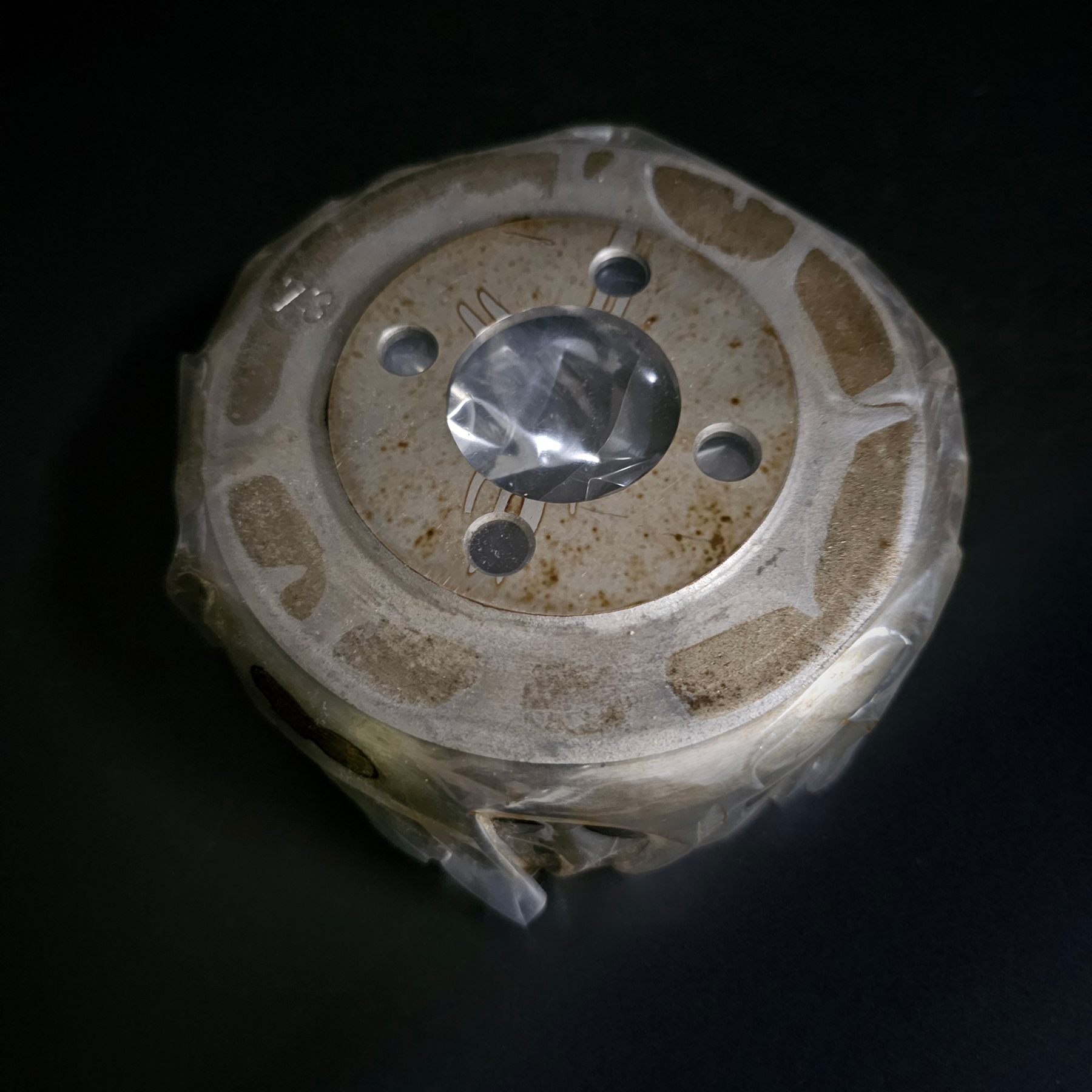 มีดปลอกหนัง, อุปกรณ์ตกแต่งเฟอร์นิเจอร์